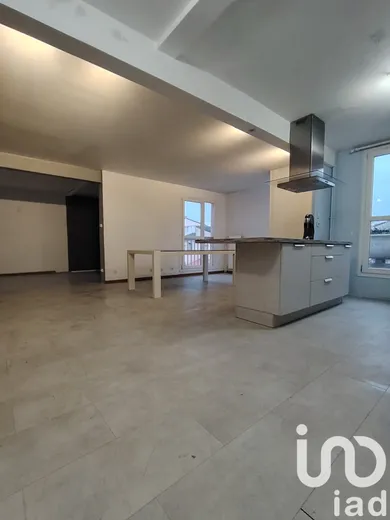 Apartment in Les Ulis (91940)