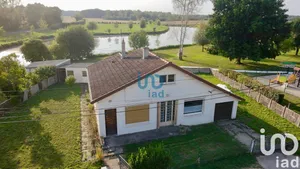 Traditional house at Adon (45230)