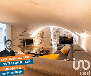 Farm at Saint-Martin-la-Sauveté (42260)