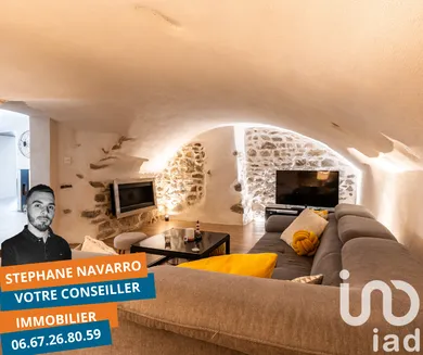 Farm at Saint-Martin-la-Sauveté (42260)