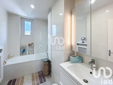 Apartment in Pantin (93500)