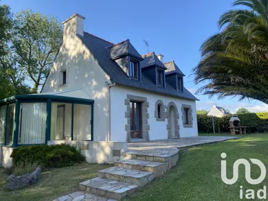 Traditional house at Trédarzec (22220)