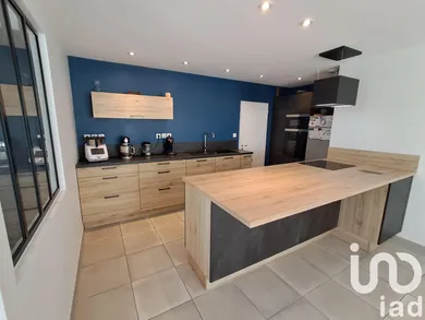 Traditional house at Gajan (30730)