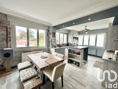 Apartment in Villeurbanne (69100)