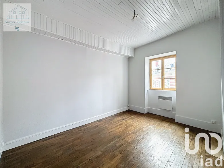 Immeuble 2 pièces 200 m² · à Saint-Pierre-le-Moûtier · 200 m² · 117 000 €