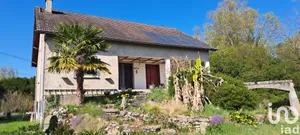 Traditional house at Montcresson (45700)