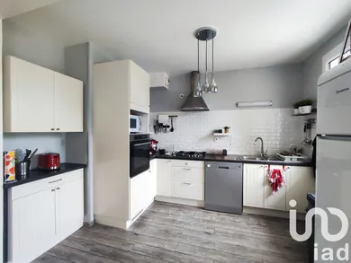 Townhouse in Saint-Avertin (37550)