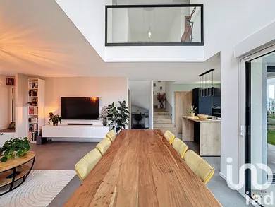 House at Marly (57155)