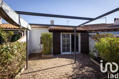 House at Les Saintes-Maries-de-la-Mer (13460)