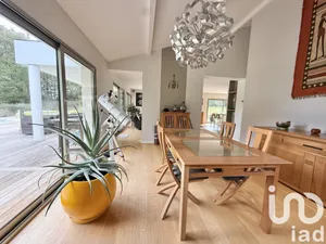 House at Loupes (33370)