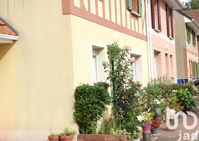 Traditional house at Beuzeville (27210)