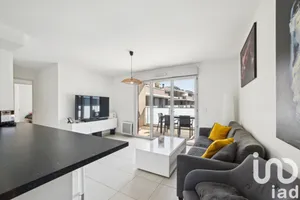 Apartment at Mougins (06250)