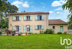 House at Bois-le-Roi (77590)