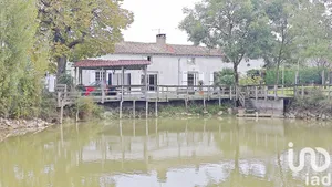 Maison de campagne à Saint Marc la Lande (79310)
