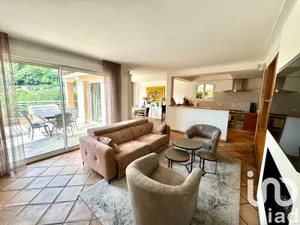 Maison traditionnelle à Mandelieu-la-Napoule (06210)