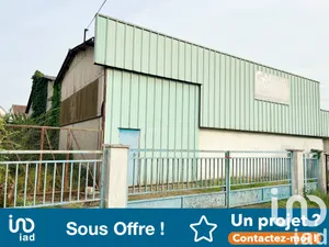 Building at Bresles (60510)