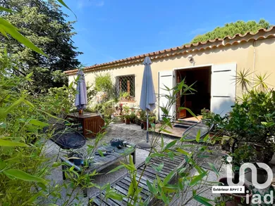 Immeuble à Grimaud (83310)