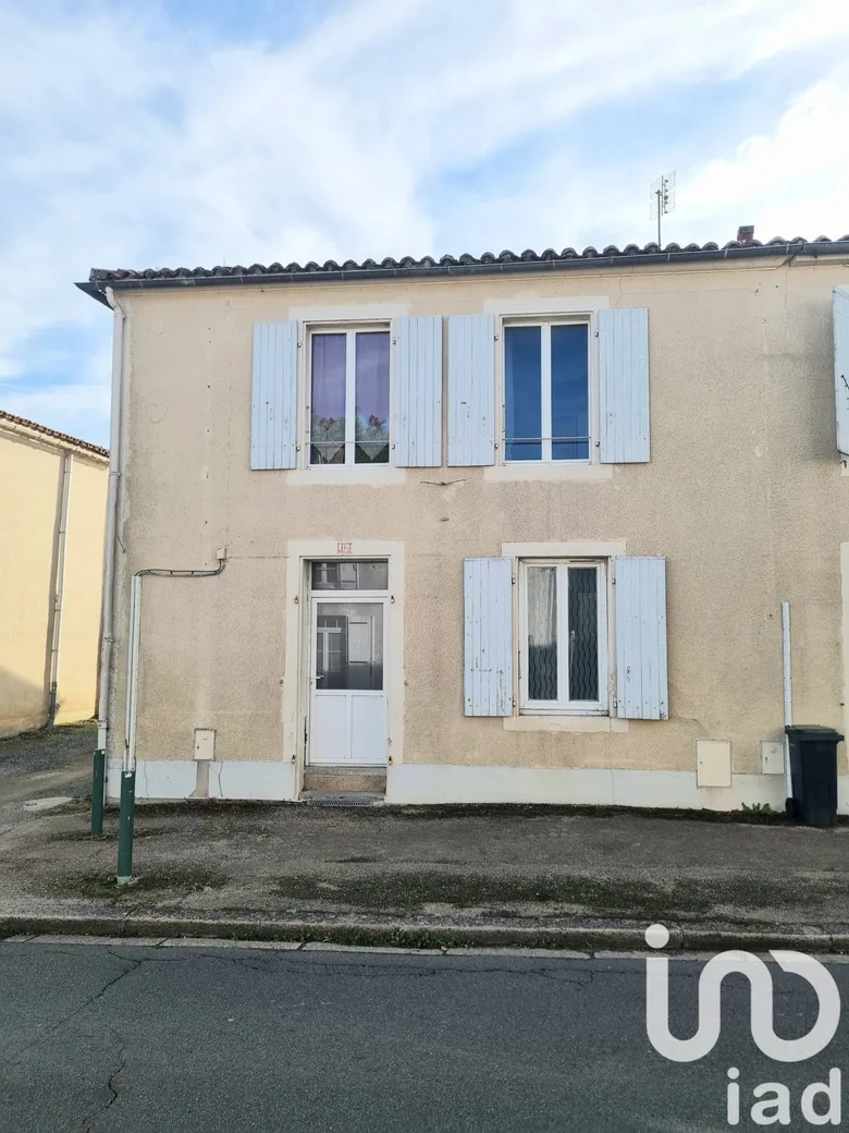 Maison 7 pièces 143 m² · à Saint-Martin-Lars-en-Sainte-Hermine · 143 m² · 109 000 €