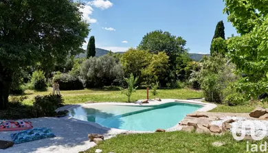 Maison à Roquebrune-sur-Argens (83520)