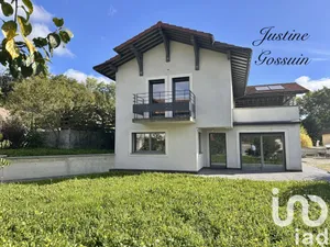 Maison traditionnelle à Contamine-Sarzin (74270)