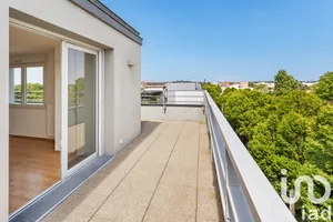 Apartment at Nantes (44300)