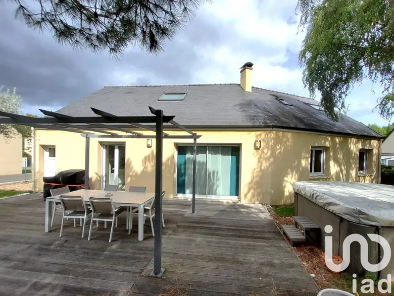 Maison 5 pièces 145 m² · à Écuillé · 145 m² · 322 916 €