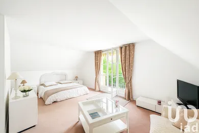 House at La Queue-en-Brie (94510)