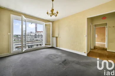 Apartment in Courbevoie (92400)