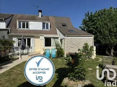 Traditional house at Presles-en-Brie (77220)