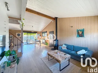 House at Salles (33770)