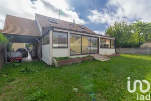 House at Les Clayes-sous-Bois (78340)