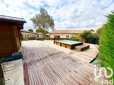 Maison traditionnelle à Saint-Médard-d'Eyrans (33650)