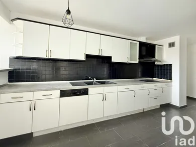 Apartment in Évry (91000)