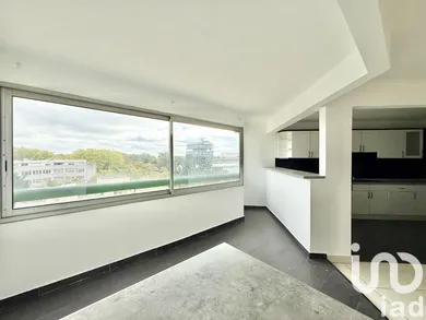 Apartment in Évry (91000)