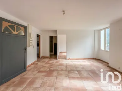 Immeuble à Claviers (83830)