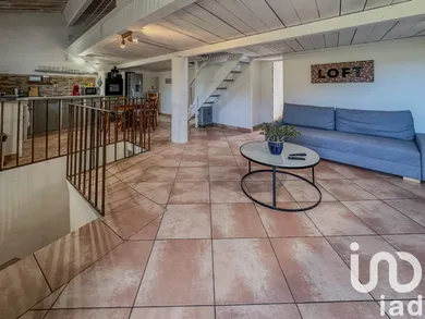 Building in Claviers (83830)