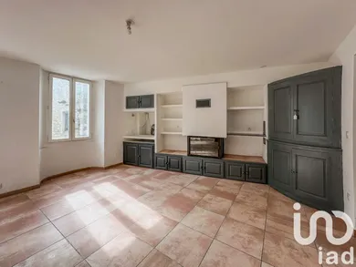 Immeuble à Claviers (83830)