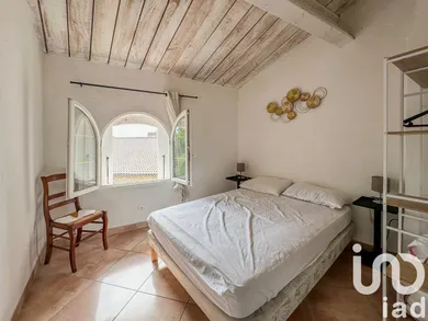 Immeuble à Claviers (83830)