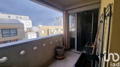 Apartment in Bordeaux (33300)