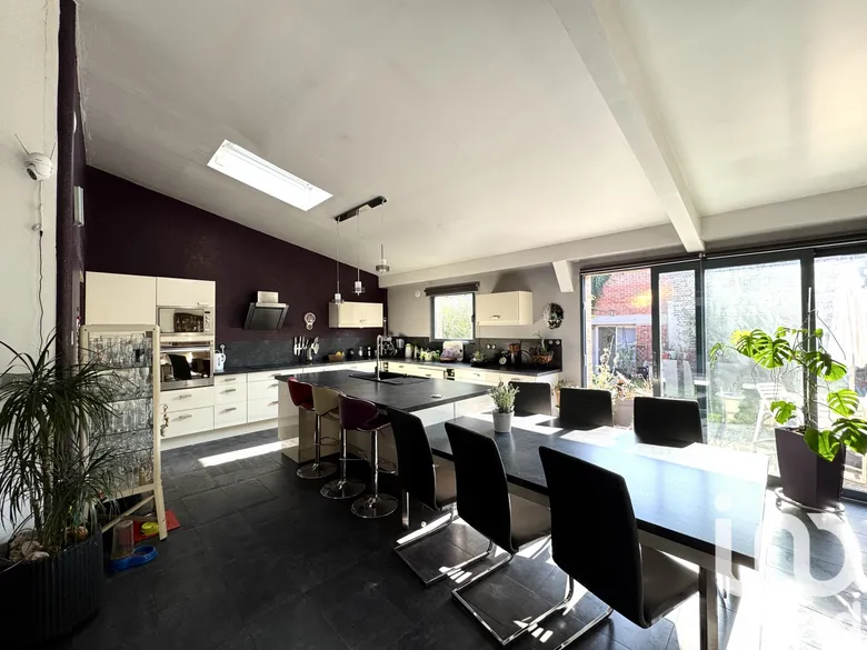 Maison 4 pièces 190 m² · à Mouvaux · 189,8 m² · 556 000 €