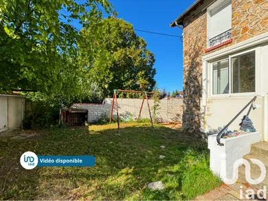 Apartment at Sainte-Geneviève-des-Bois (91700)