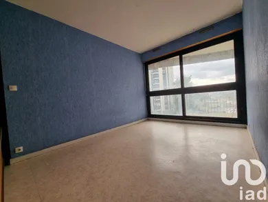 Apartment in Grigny (91350)