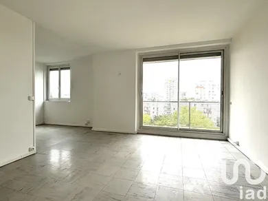 Apartment in Rosny-sous-Bois (93110)