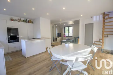 Townhouse in Feucherolles (78810)