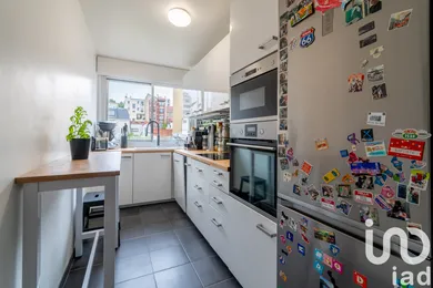 Apartment in Puteaux (92800)