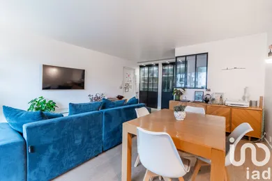 Apartment in Puteaux (92800)