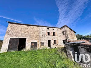 Ferme à Saint-Amant-Roche-Savine (63890)
