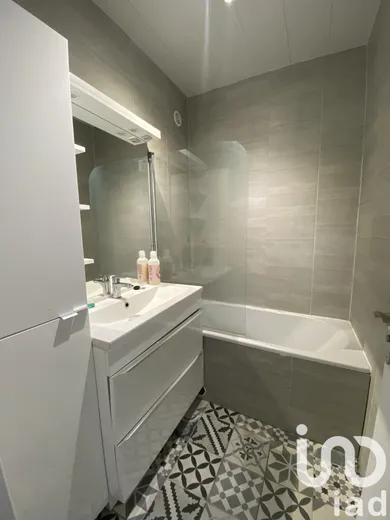 Apartment in Avon (77210)