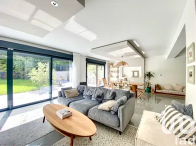 Maison à Marly-le-Roi (78160)