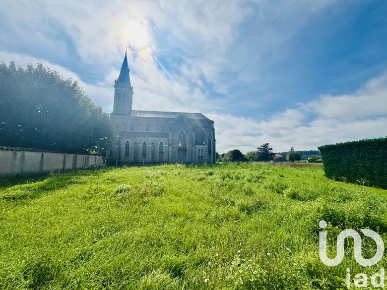 Terrain à Magneux-Haute-Rive (42600) · 81 000 €